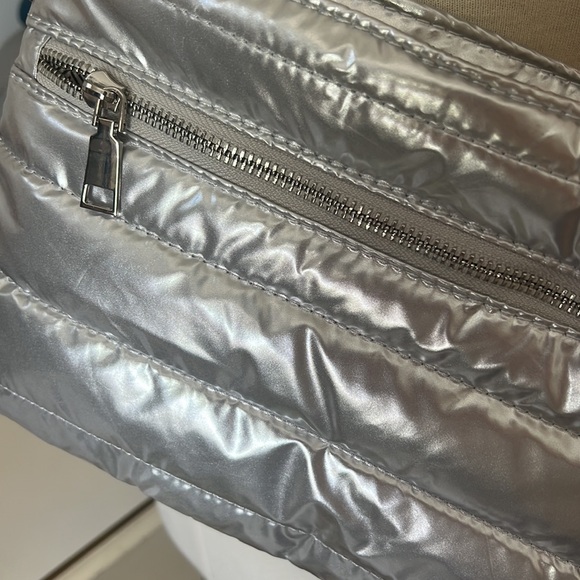 Ah.dorned silver puffy crossbody or clutch - Picture 2 of 4